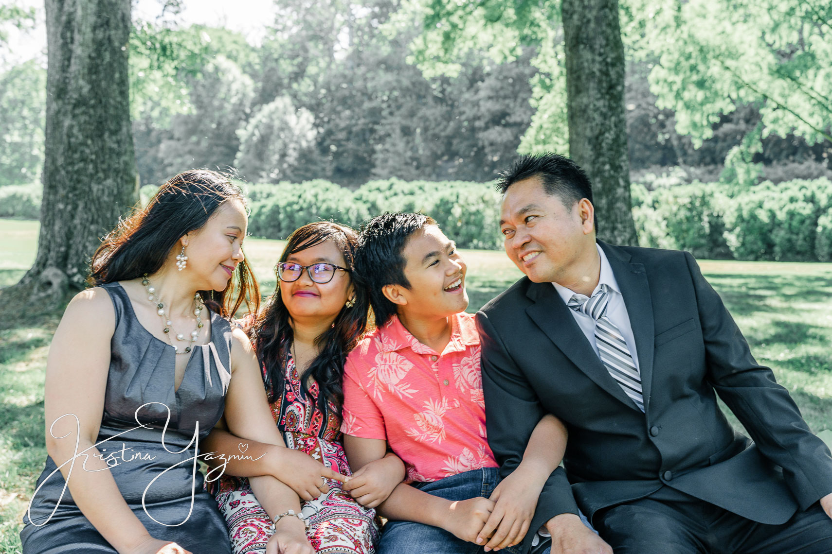 Family portrait session at Morven Park, Leesburg.