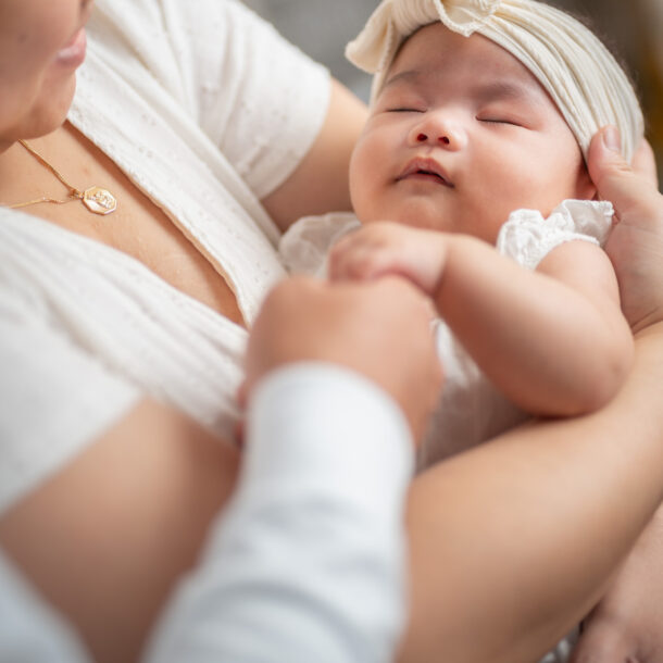 LIfestyle newborn photoshoot in studio.