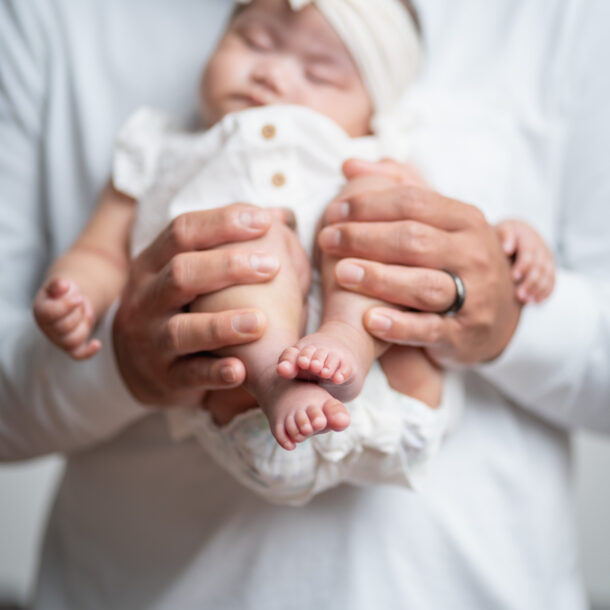 LIfestyle newborn photoshoot in studio.