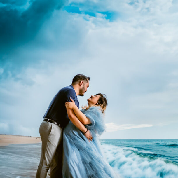 Maternity photoshoot at the beach.