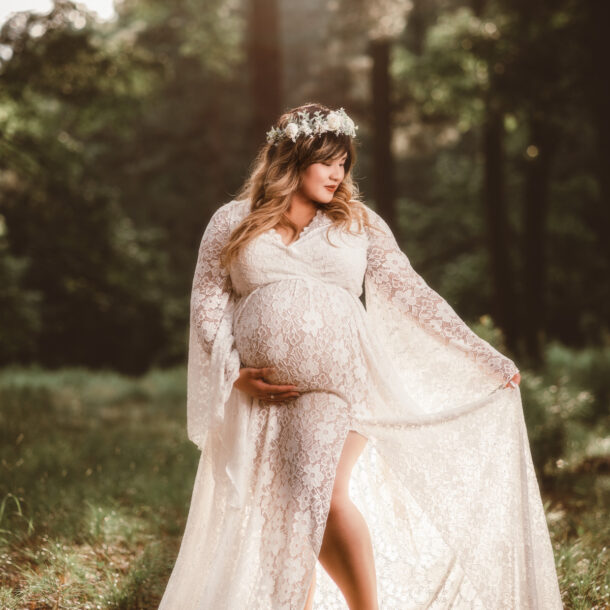 Maternity photoshoot at Stumpy Lake in Virginia Beach.