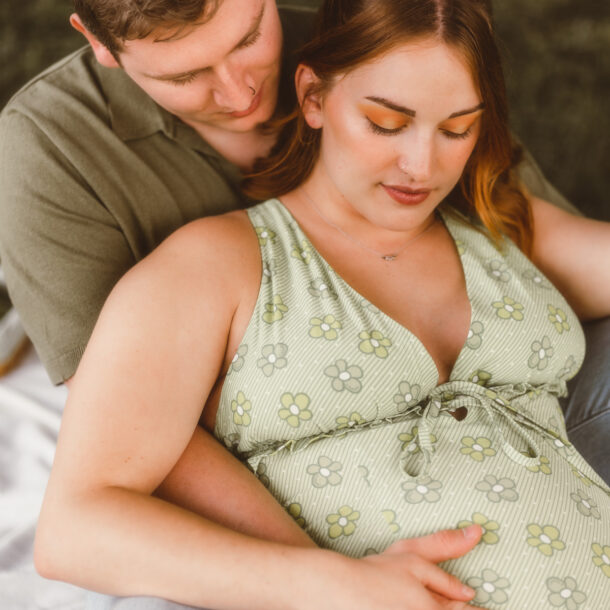 Maternity photography session at Green Spring Gardens.