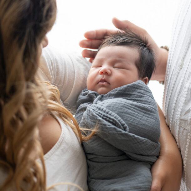 Lifestyle newborn studio photoshoot.