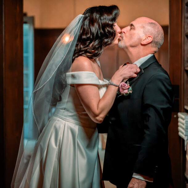 Elopement intimate wedding portraits at Glen Gordon Manor in Huntly, Virginia.