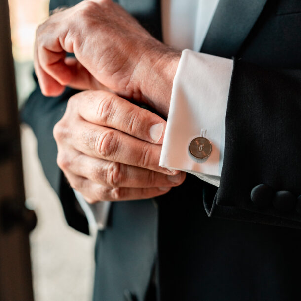 Elopement intimate wedding portraits at Glen Gordon Manor in Huntly, Virginia.