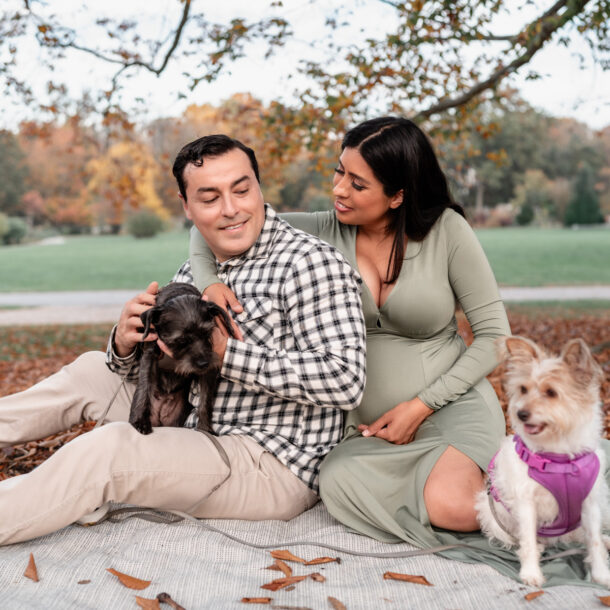 Maternity portrait photography session at Green Spring Gardens, Annandale, Virginia.